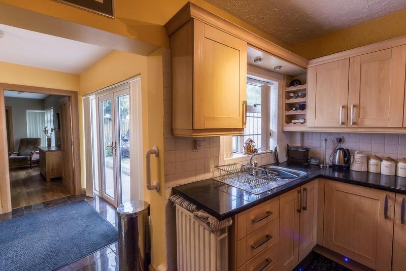 Spacious 4 Bedroom Home - 5 Min Walk To Town Enniskillen Dış mekan fotoğraf